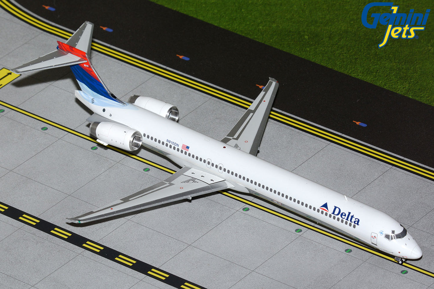 Gemini200 Delta Air Lines MD-90 N910DN