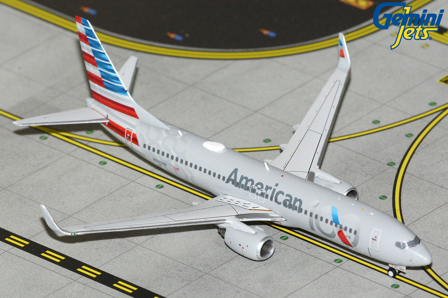 GeminiJets 1:400 American Airlines Boeing 737-800 "Centennial" N840NN