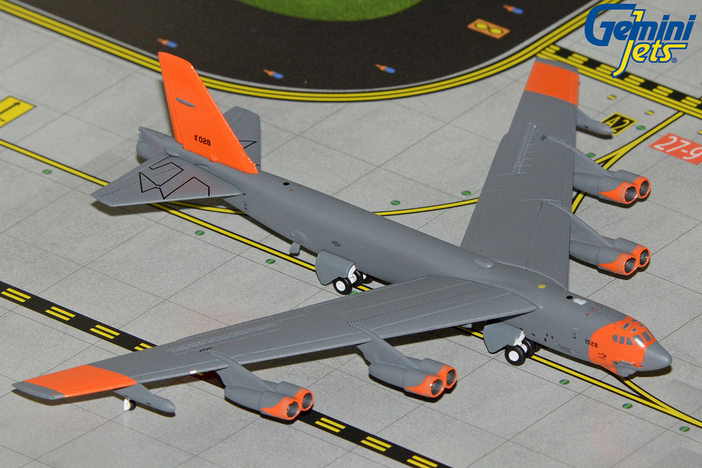 GeminiMACS 1:400 U.S. Air Force B-52H Stratofortress "Wolfpack"
