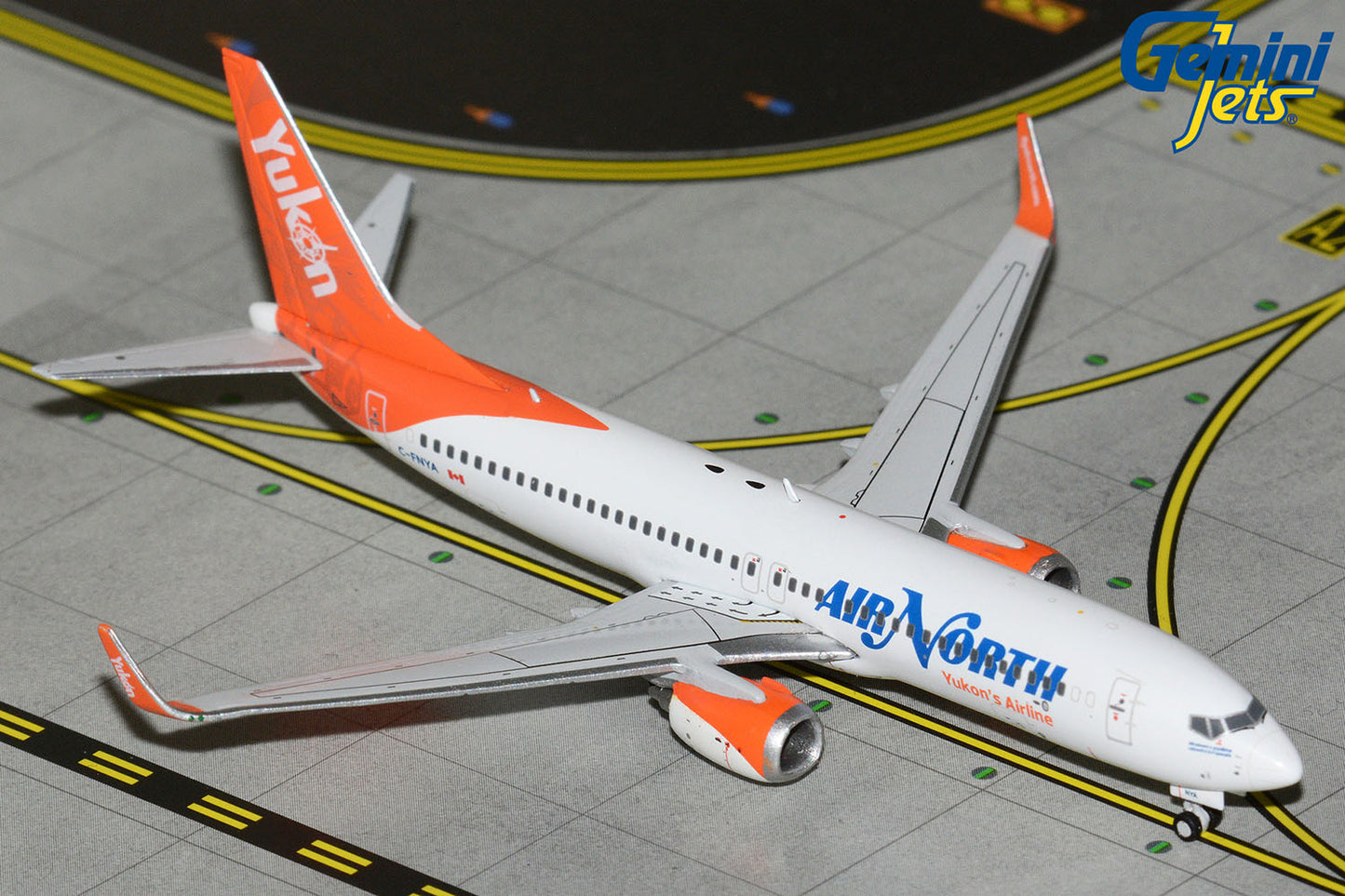 GeminiJets 1:400 Air North Boeing 737-800 C-FNYA