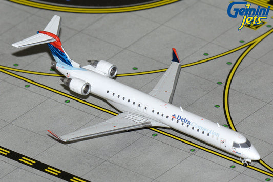 GeminiJets 1:400 Delta Connection CRJ-900ER N806SK