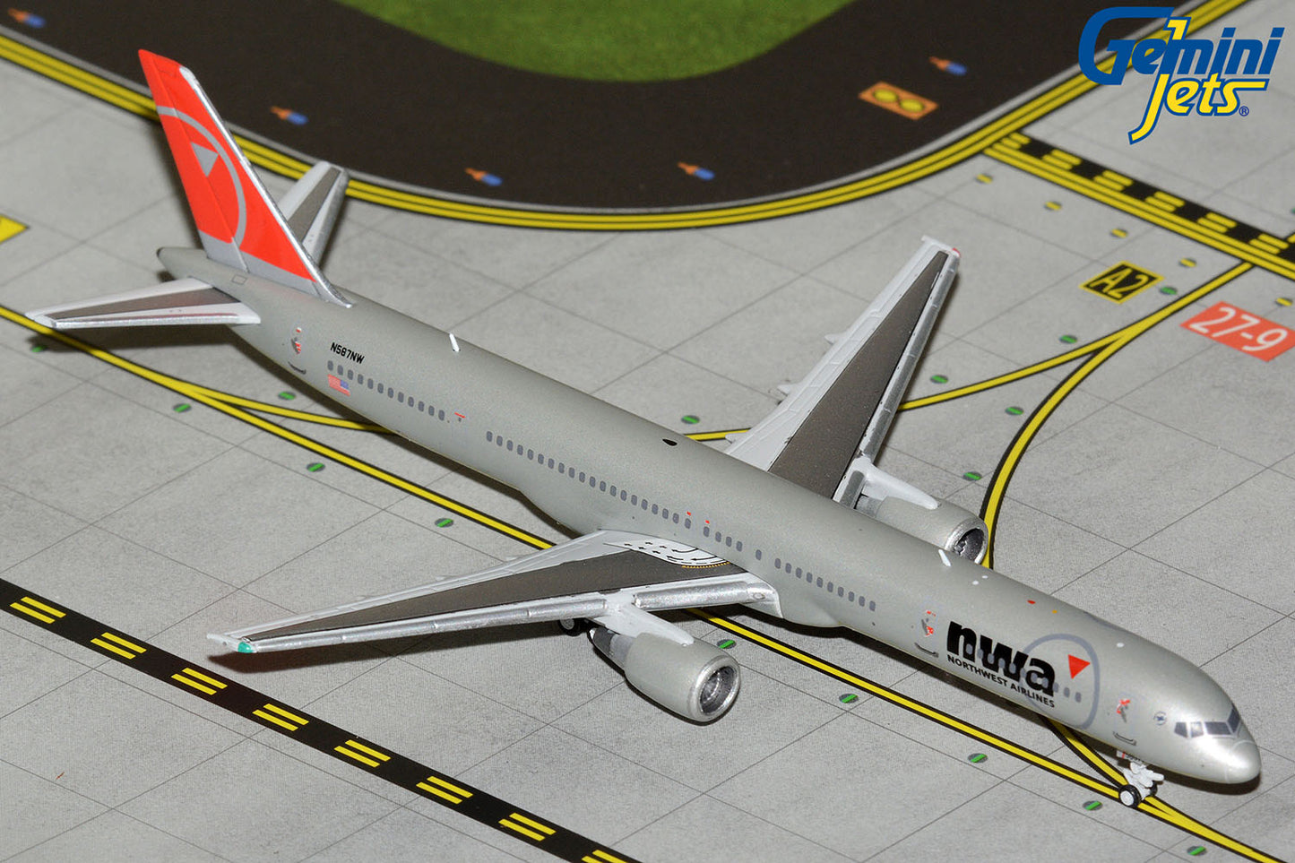 GeminiJets 1:400 Northwest Airlines Boeing 757-300 N587NW
