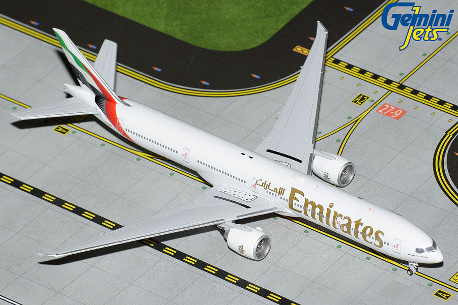 GeminiJets 1:400 Emirates Boeing 777-300ER (New Livery) A6-ENV
