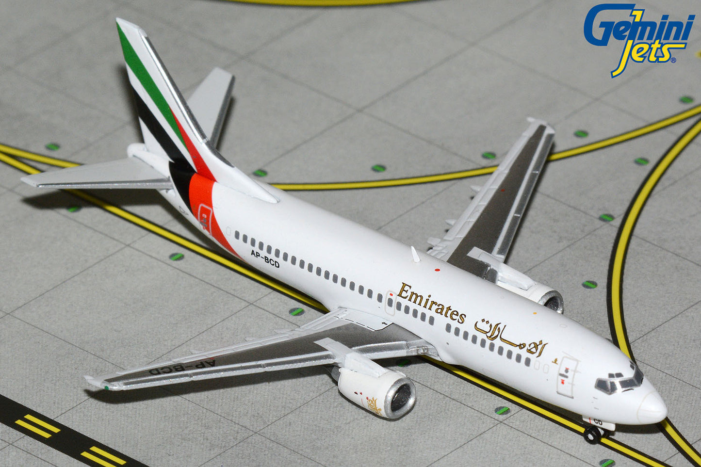 GeminiJets 1:400 Emirates Boeing 737-300 A6-BCD