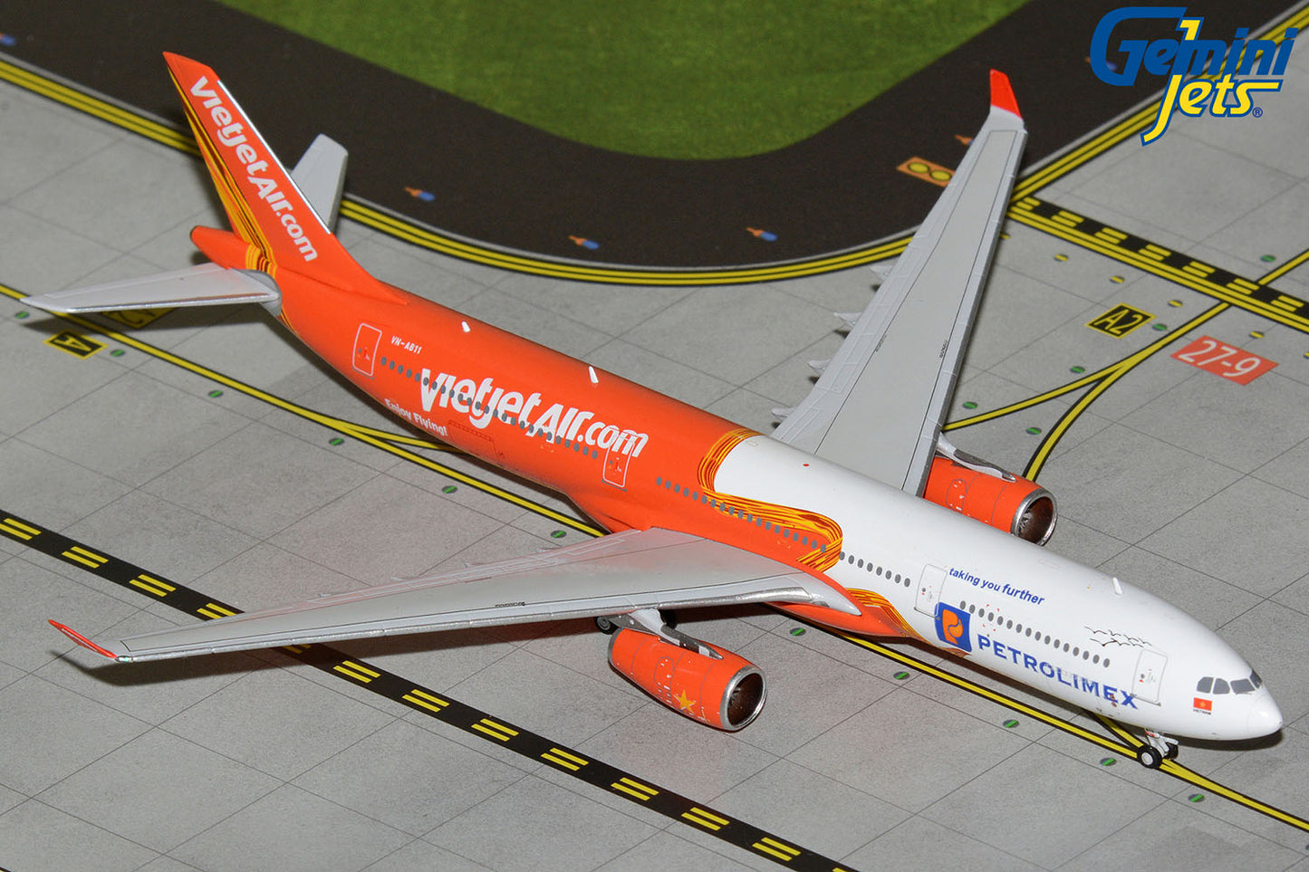 GeminiJets 1:400 Vietjet Air Airbus A330-300 "Petrolimex" VN-A811