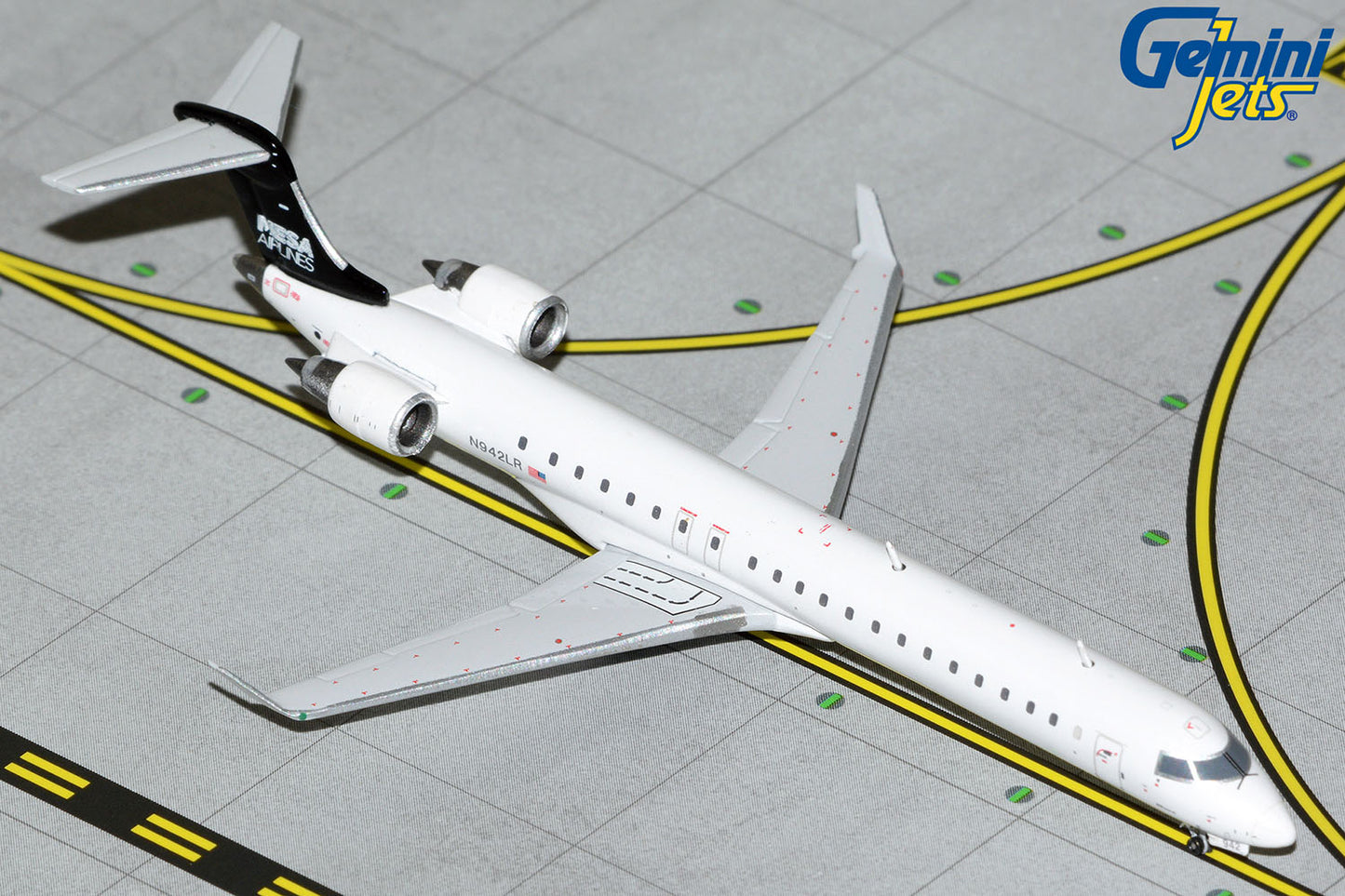 GeminiJets 1:400 Mesa Airlines Bombardier CRJ-900ER N942LR