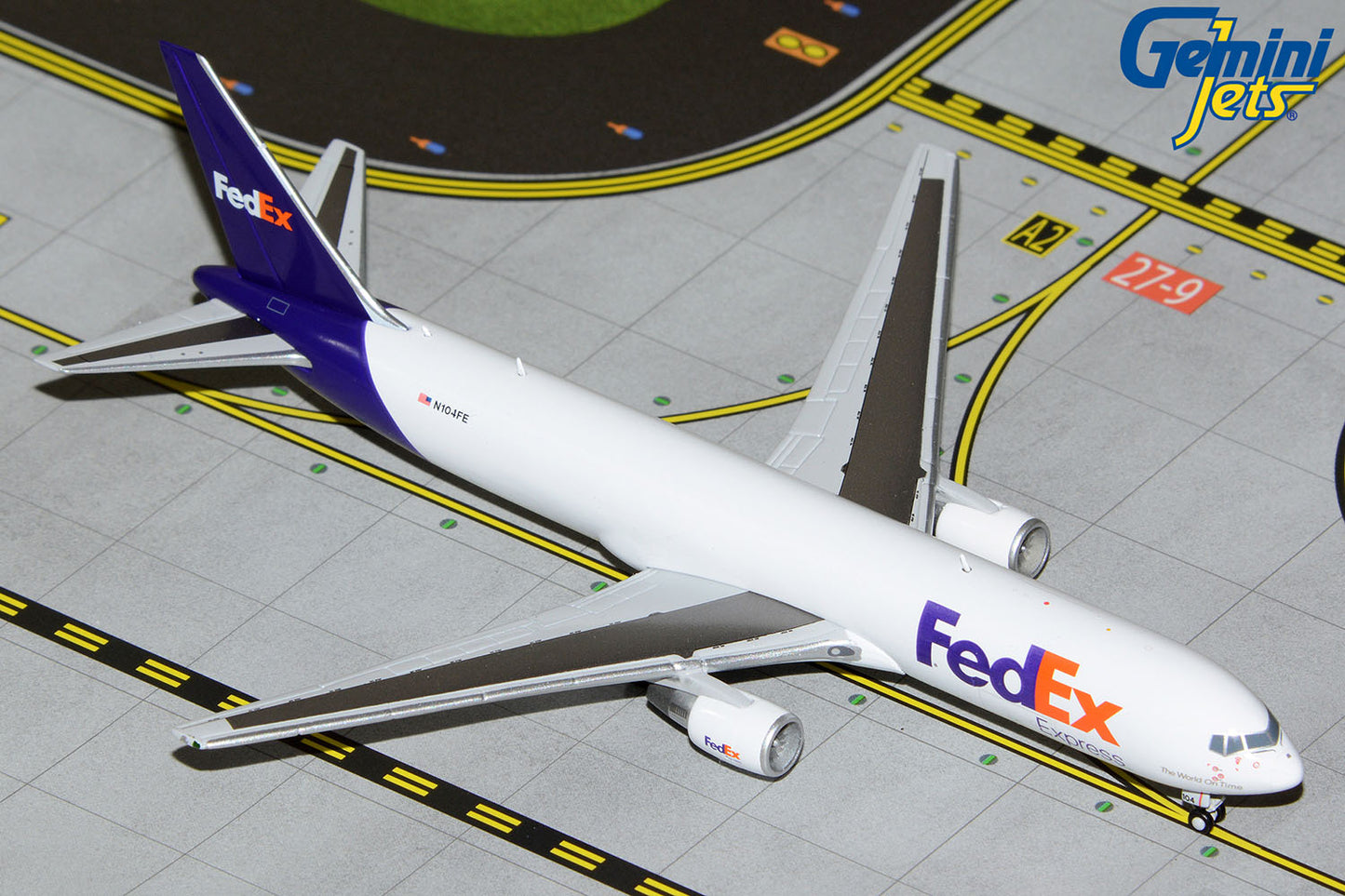 GeminiJets 1:400 FedEx Boeing 767-300F N104FE