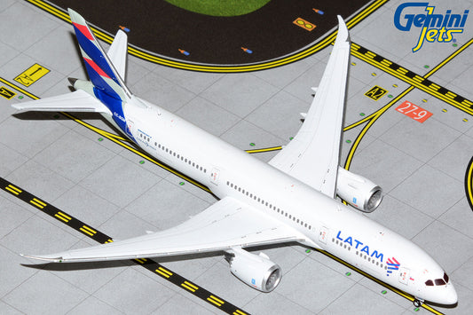 GeminiJets 1:400 LATAM Boeing 787-9 Dreamliner CC-BGM